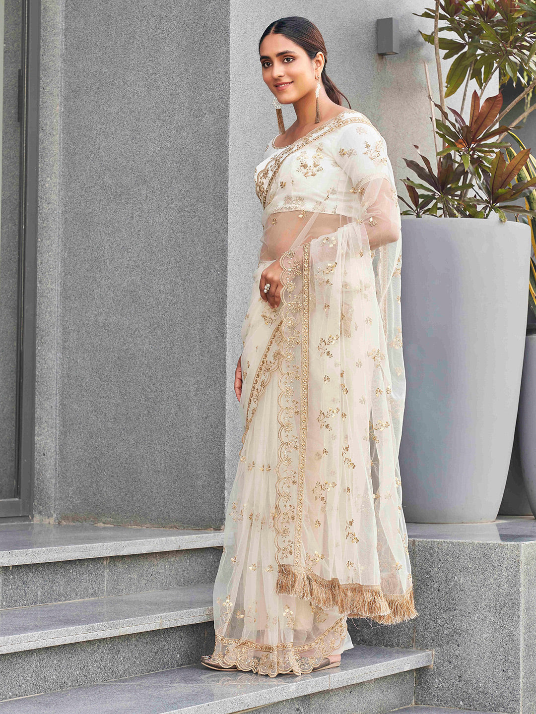 Tikhi Imli Ethnic Motifs Sequinned Embroidered Net Saree | Swadesiicart