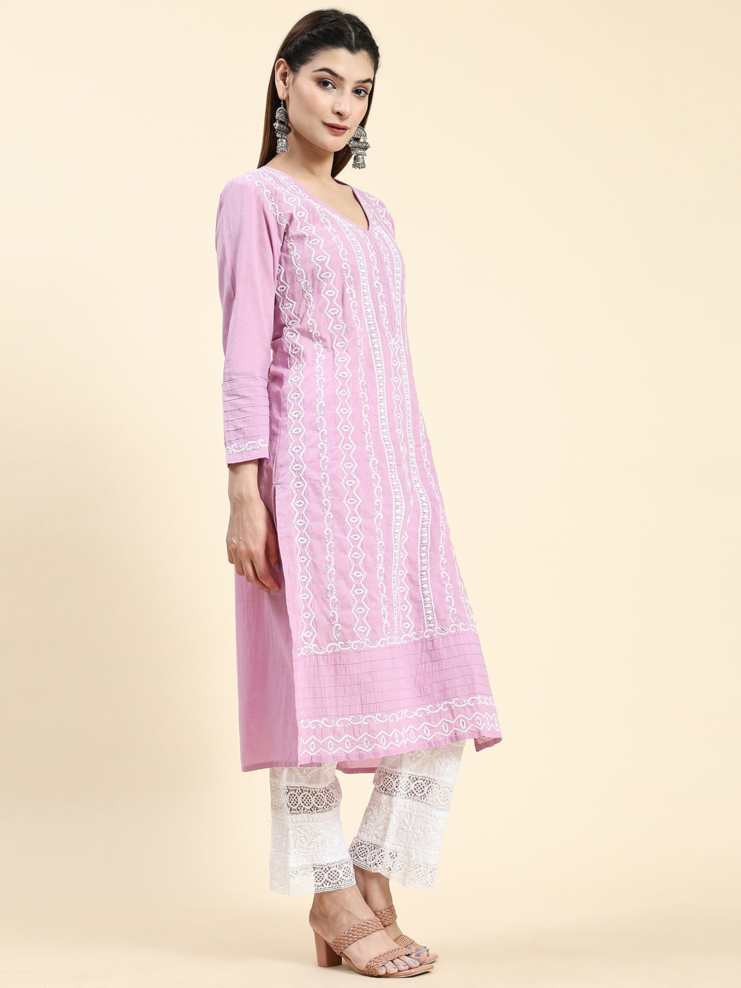 HOUSE OF KARI Cotton Floral Embroidered Chikankari Kurta | Swadesiicart