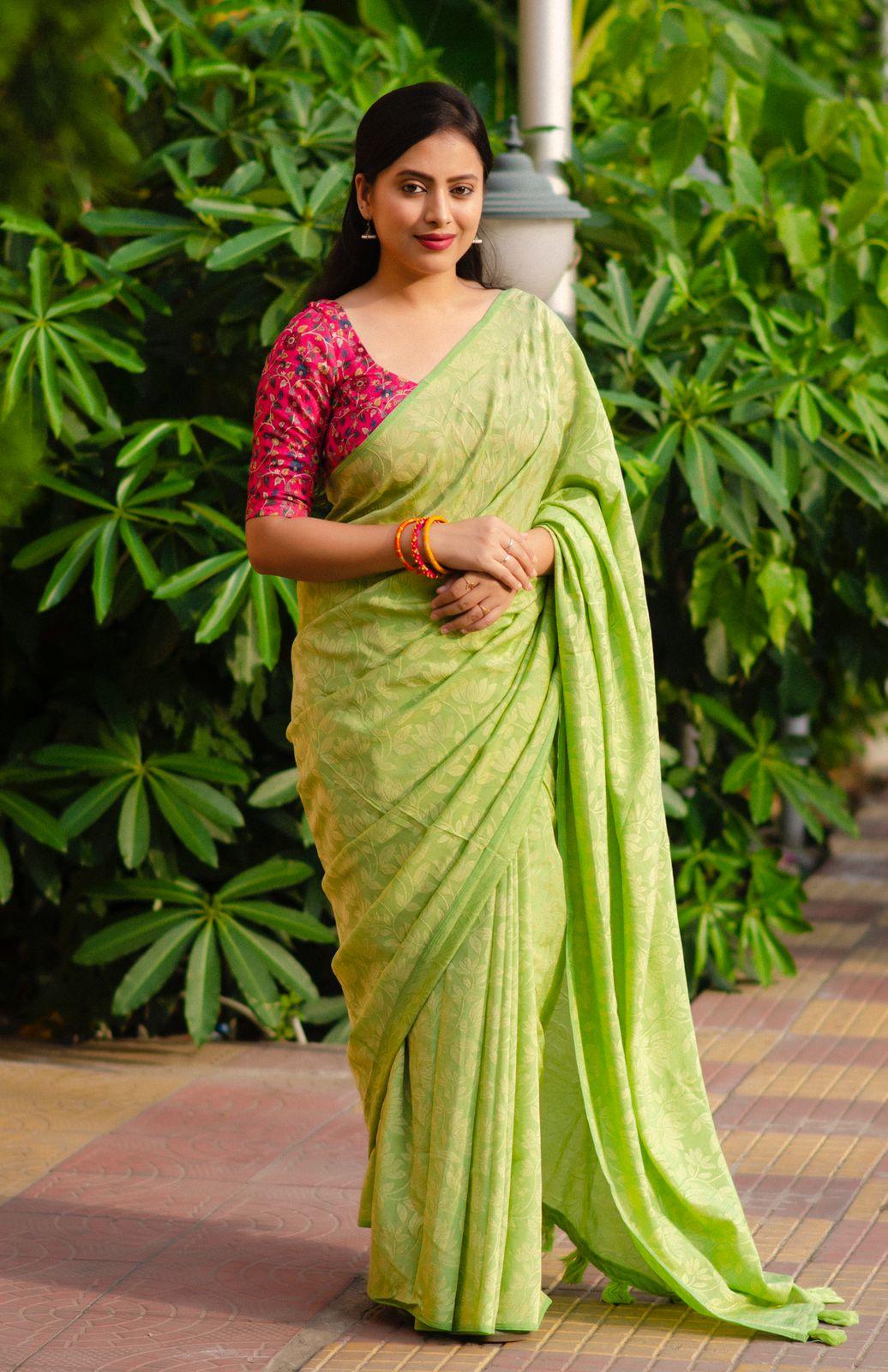 Green Jute Silk Woven Design Saree with Unstitched Blouse - Hiral Fashion | Swadesiicart