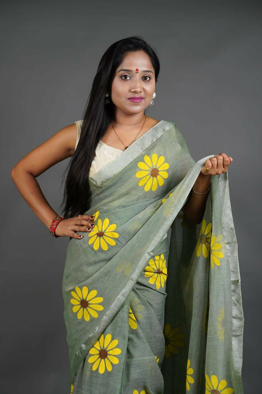 Exclusive Collection Light Pista Pure Cotton Saree With Sunflower Design - Swadesiicart