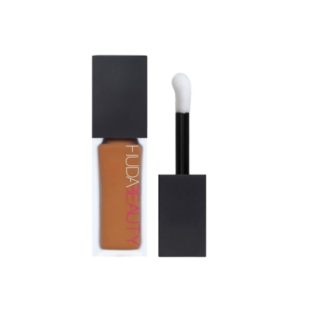 Huda Beauty Faux Filter Concealer - Salted Caramel | Swadesiicart