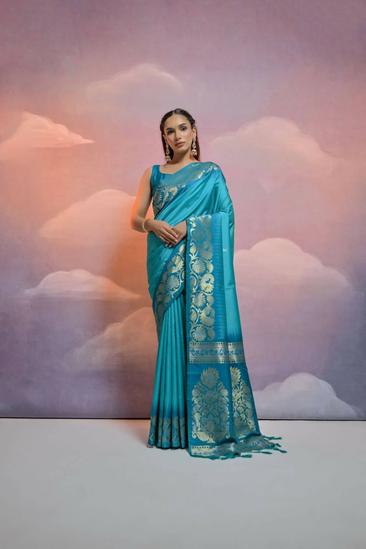 Vishnu Weaves Women's Firozi Soft Silk Zari Woven Saree with Blouse - Swadesiicart