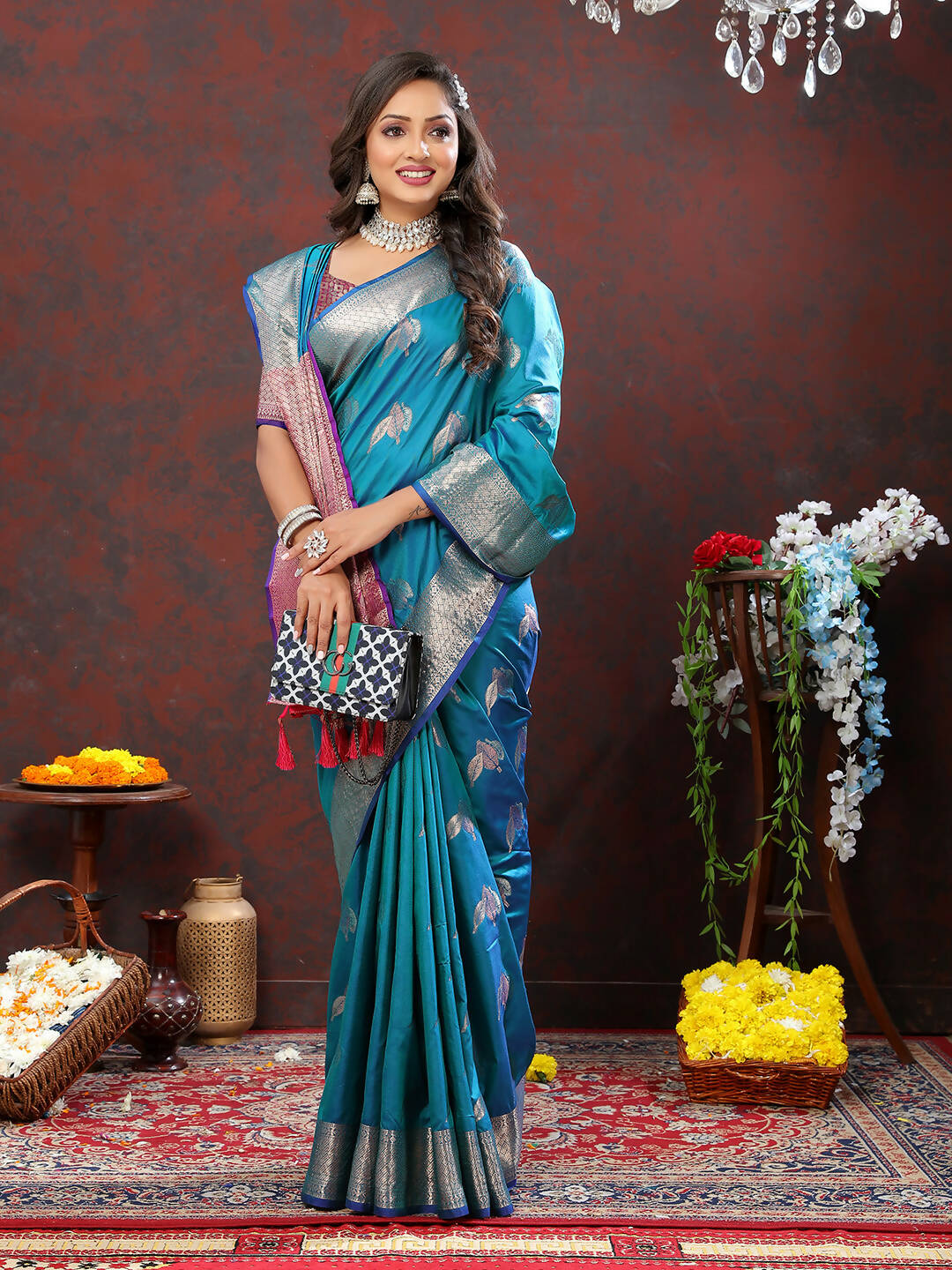 Lorenvalley Fashion Rama Soft Silk Woven Design Zari Weaving Saree - Swadesiicart