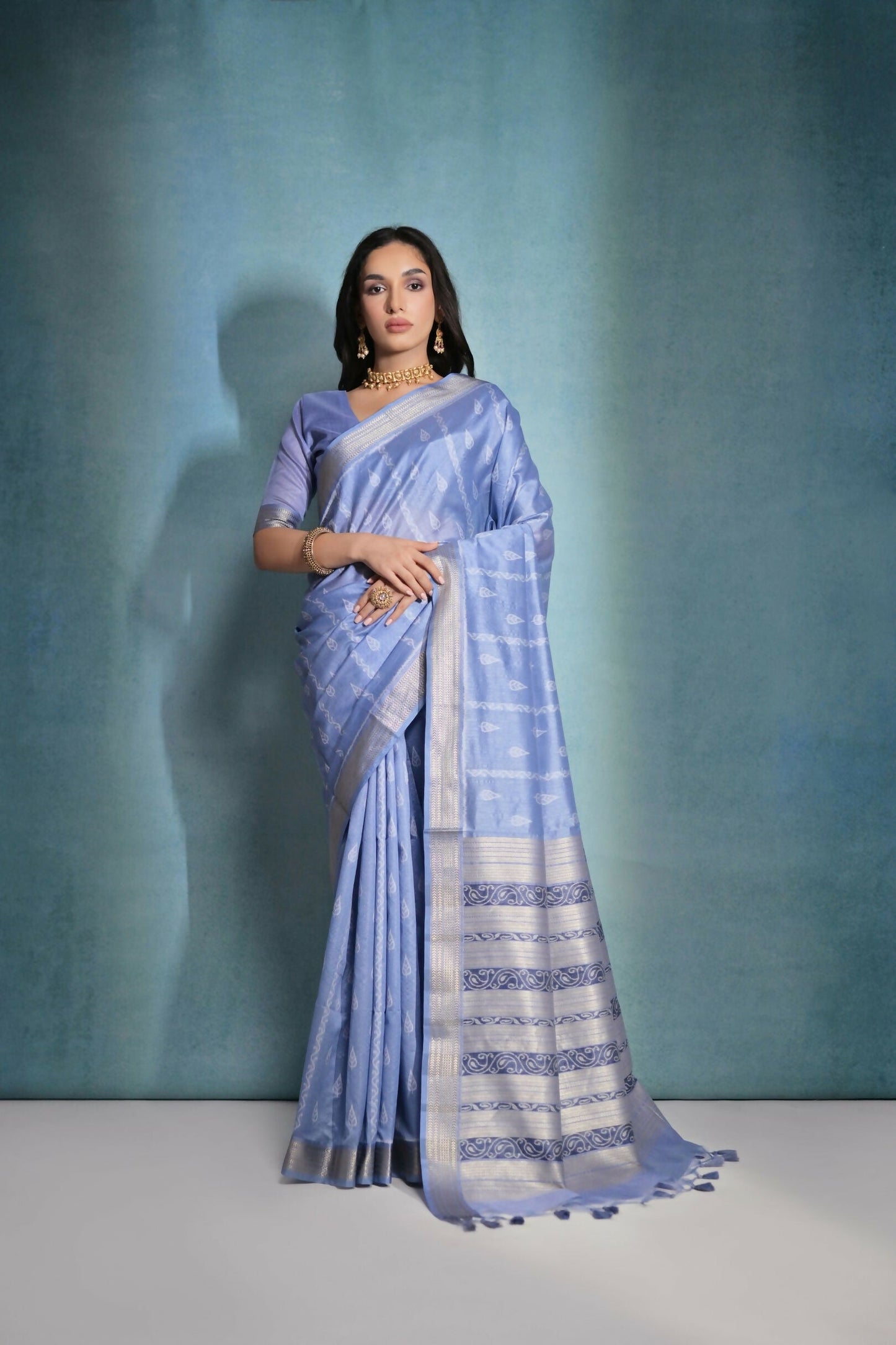 Vishnu Weaves Women's Blue Raw Silk Zari Woven Saree with Blouse - Swadesiicart