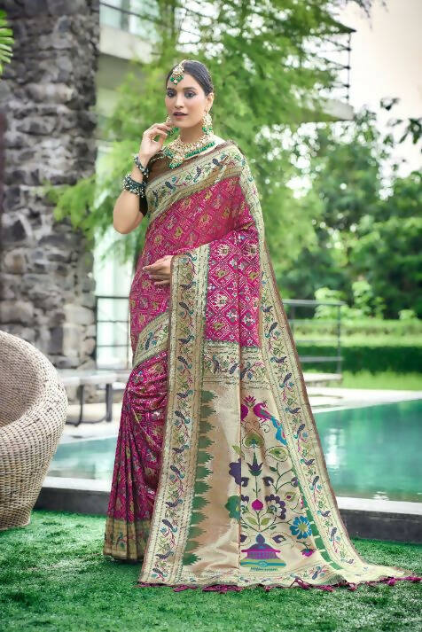 Vishnu Weaves Women's Magenta Paithani Patola Silk Zari Woven Saree with Unstitched Blouse - Swadesiicart