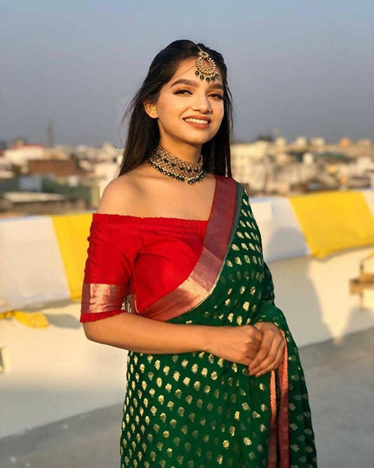 DEIANA'S Beautiful Designer Golden zari Soft Lichi Silk Saree - Green - Swadesiicart