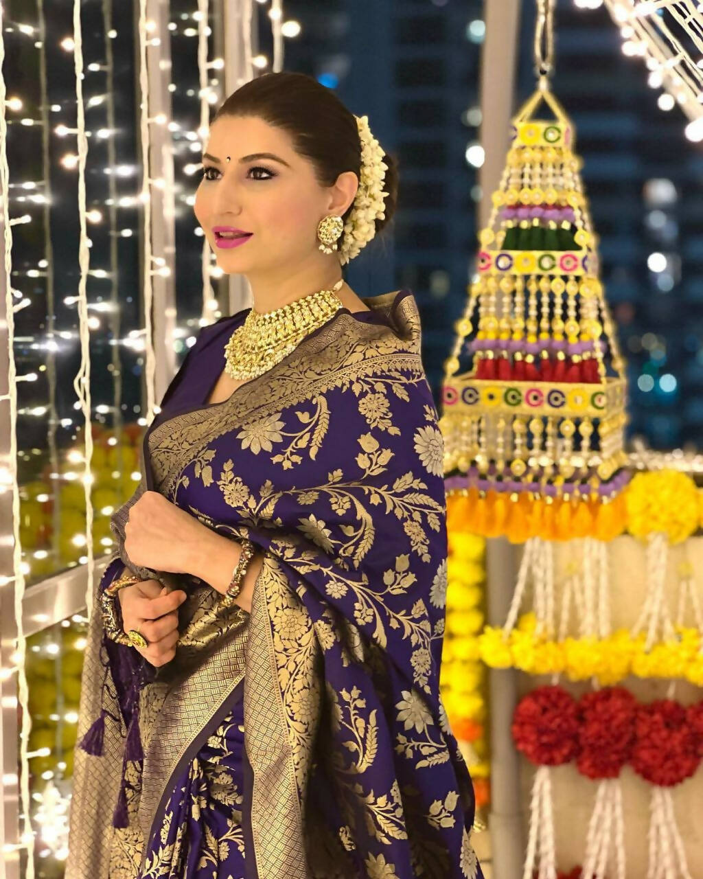 DEIANA'S Beautiful Designer Golden zari Soft Lichi Silk Saree - Blue - Swadesiicart