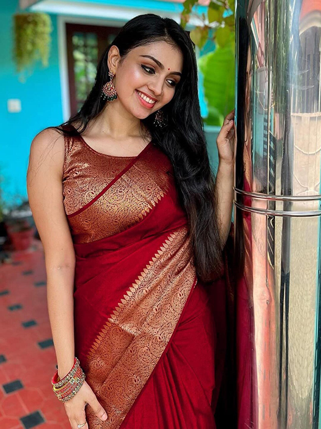 Kalini Ethnic Motif Woven Design Zari Banarasi Saree | Swadesiicart