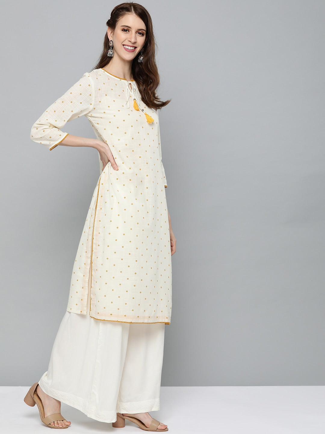 HERE&NOW Women Off-White & Mustard Yellow Geometric Printed Straight Kurta - Swadesiicart