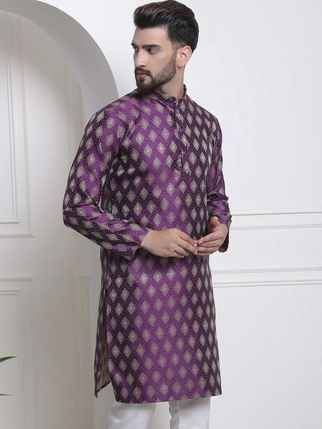 Sojanya Ethnic Motifs Woven Design Jacquard Regular Kurta | Swadesiicart