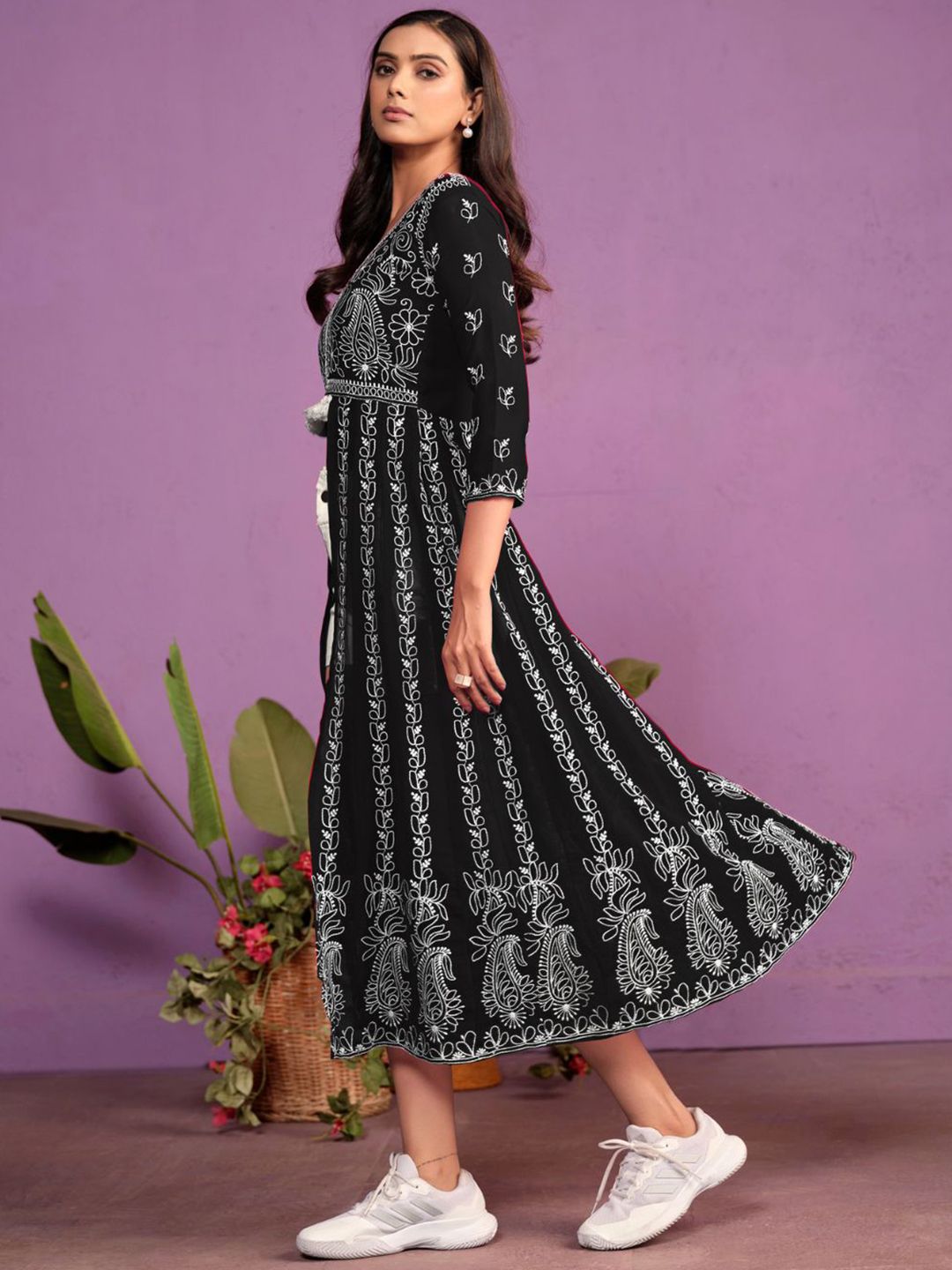 Sangria Women Chikankari Embroidered Round Neck Kurta | Swadesiicart