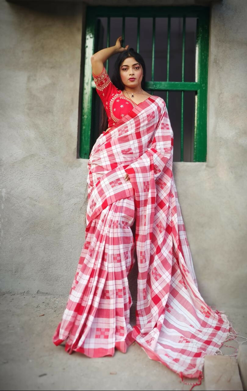 Exclusive Collection Beautiful Check Red Pure Cotton Woven Handloom Saree With Running Blouse Piece - Swadesiicart