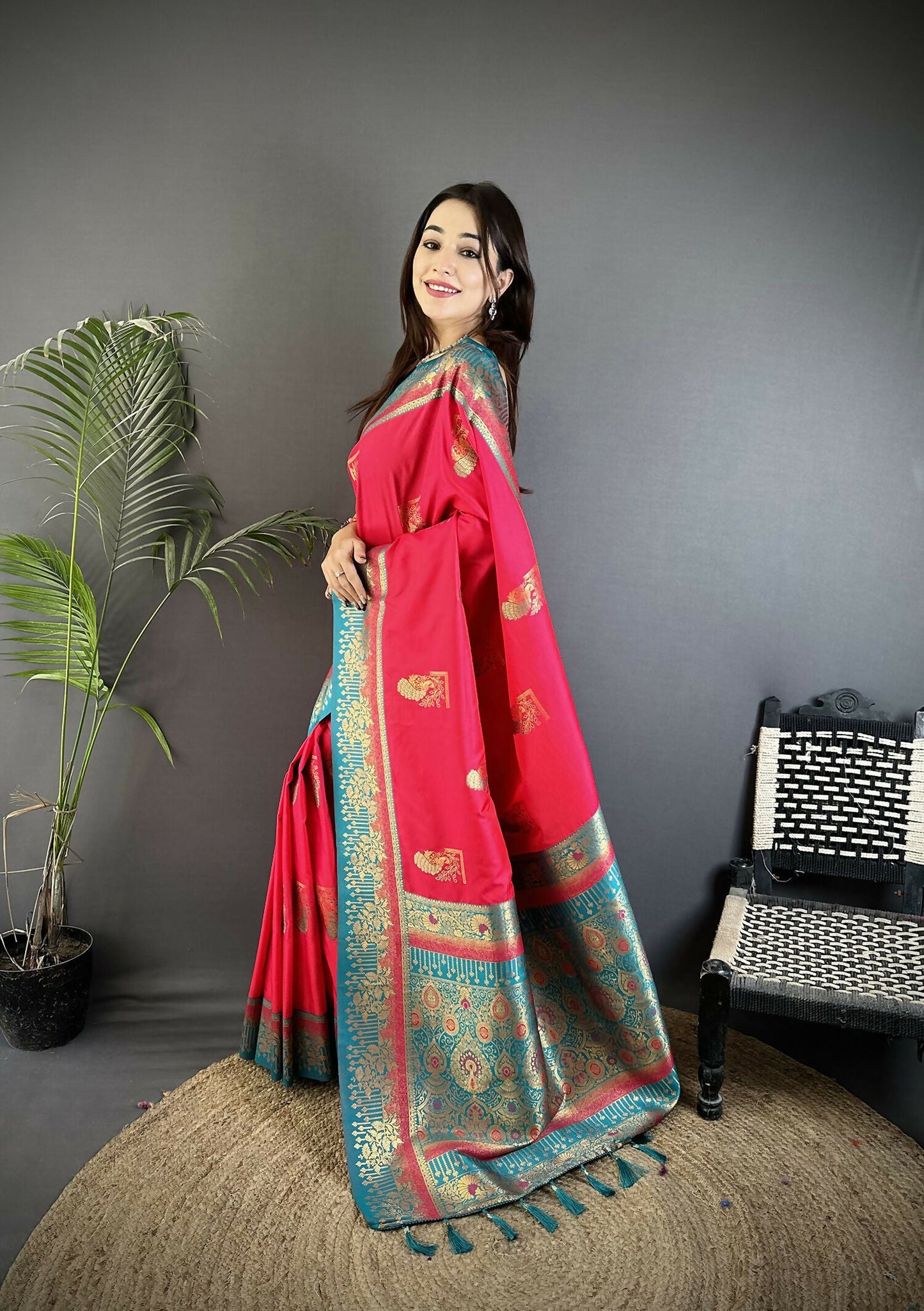 Joban Fashion Hot Pink Banarasi Soft Silk Peacock Butta Work Saree | Swadesiicart
