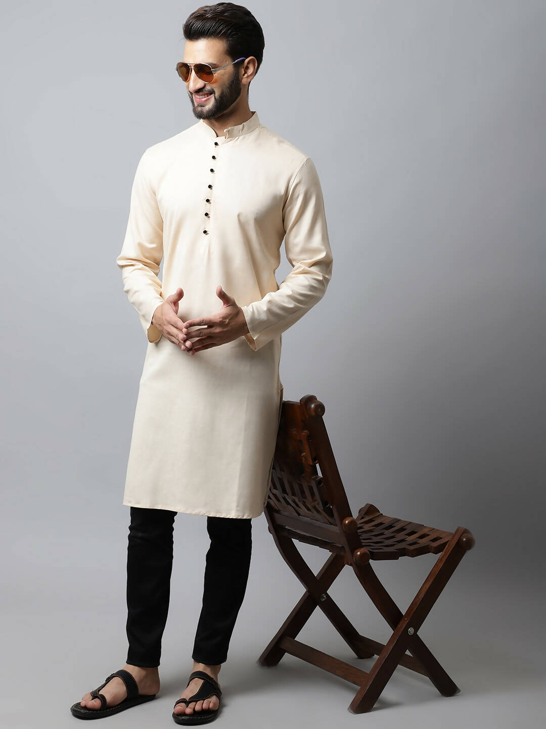 Even Apparels Cream Color Pure Cotton Men's Kurta With Side Placket (SLD1176) | Swadesiicart
