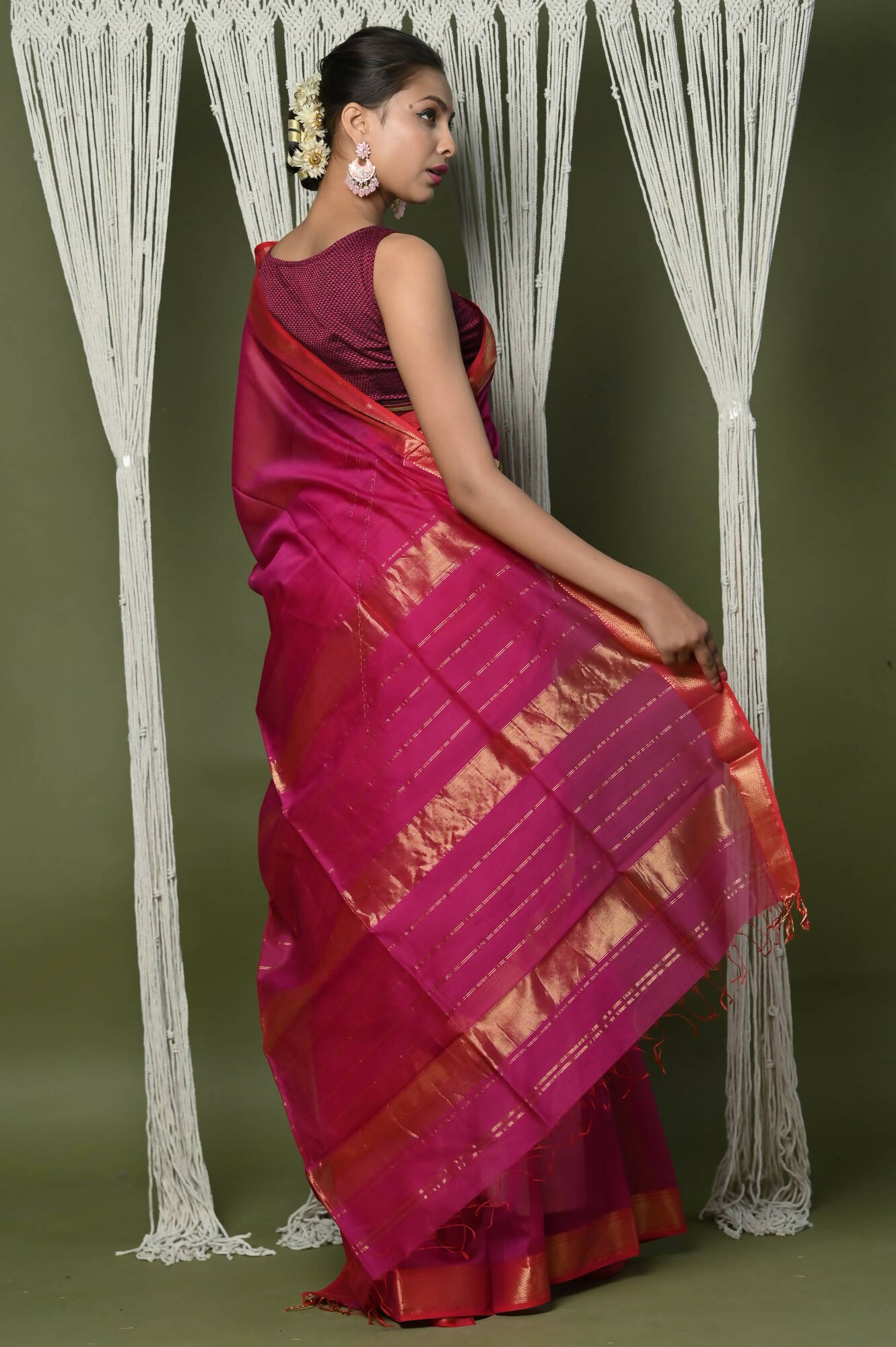 Very Much Indian Handloom Cotton Silk Maheshwari Saree With Sleek Golden Border - Red | Swadesiicart