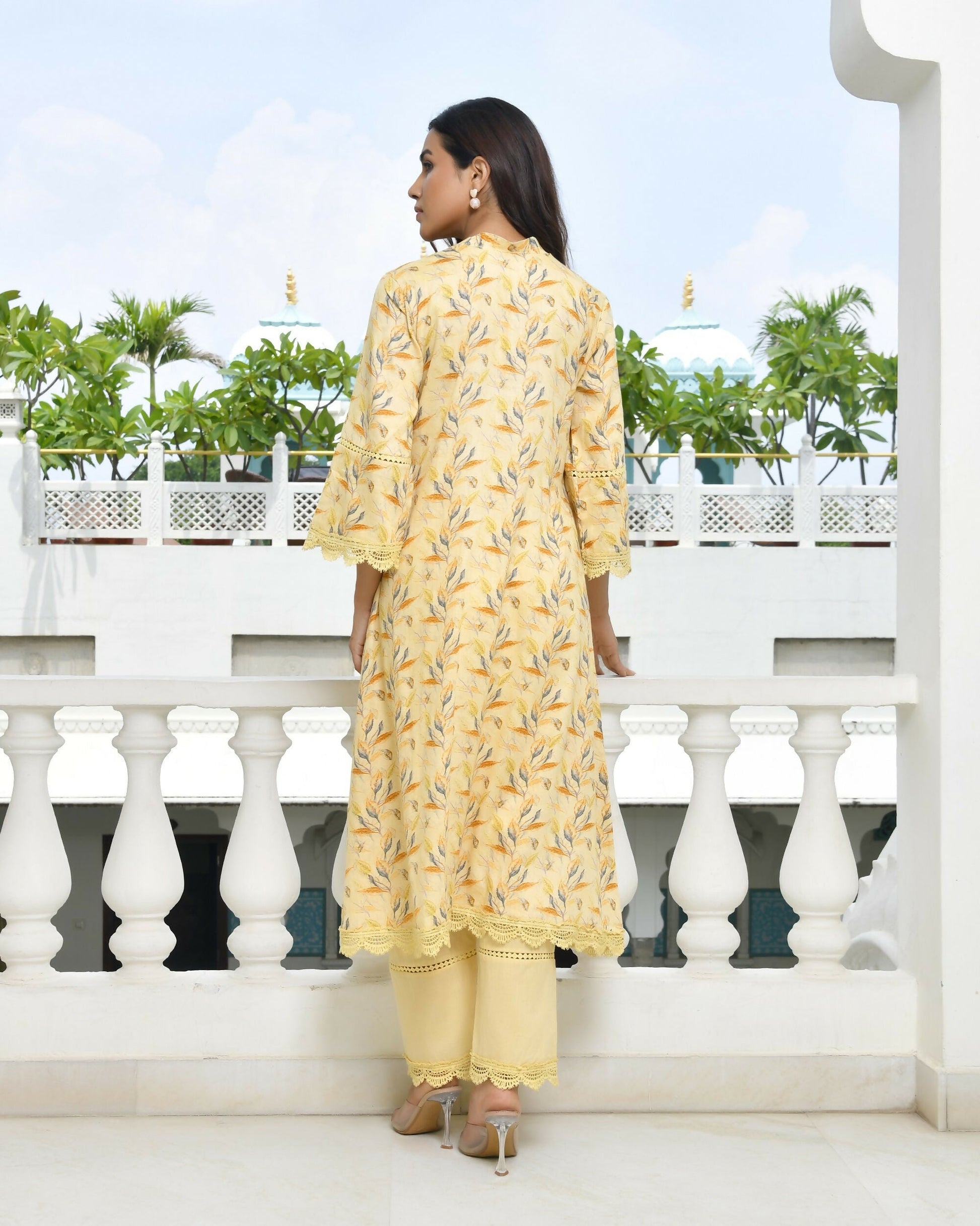Vaasva Women's Yellow Cotton Printed Kurta Pant Set | Swadesiicart