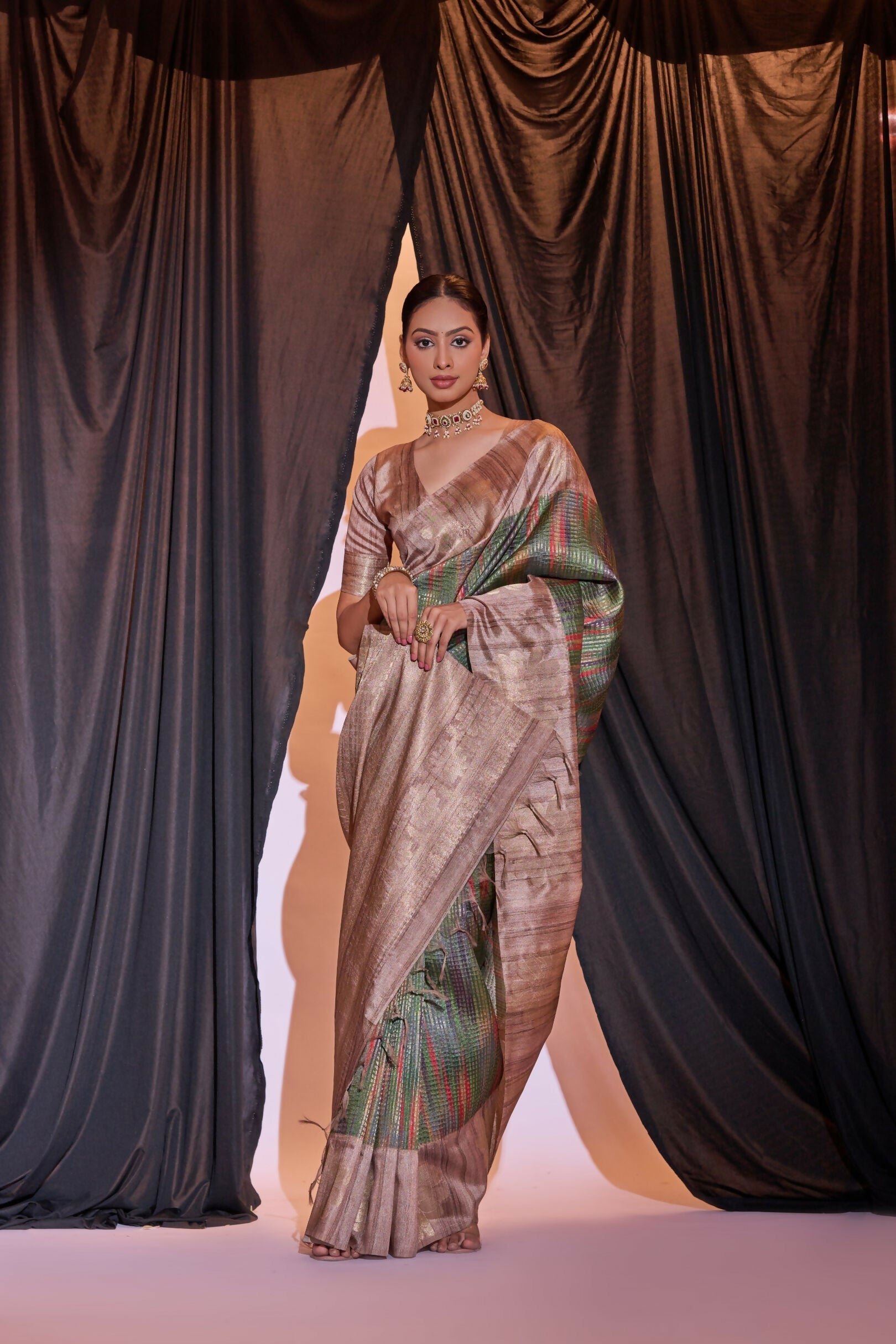 Vishnu Weaves Women's Green Tussar Silk Zari Woven Saree with Blouse - Swadesiicart