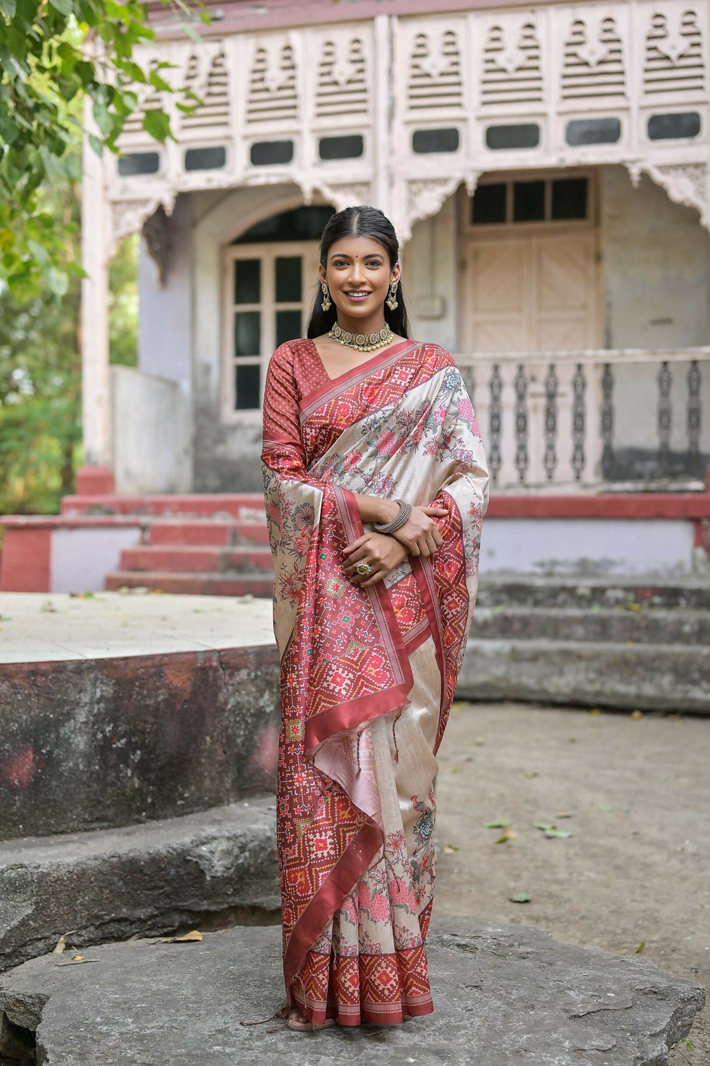 Vishnu Weaves Women's Coffee Soft Tussar Silk Small Zari Woven Border Saree with Blouse - Swadesiicart