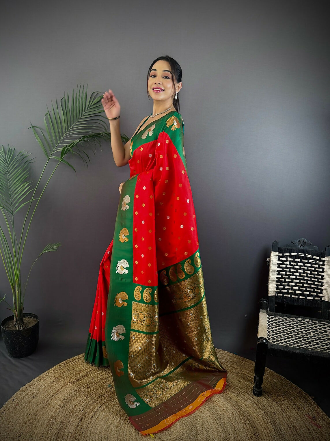 Joban Fashion Green Butti Banarasi Silk Sarees | Swadesiicart
