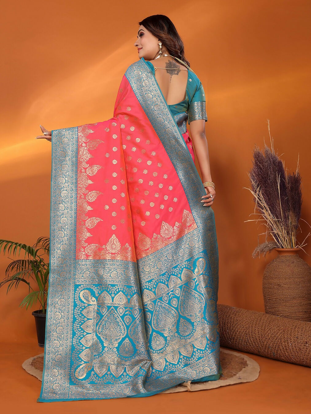 Joban Fashion Banarasi Pink Woven Soft Silk Saree | Swadesiicart