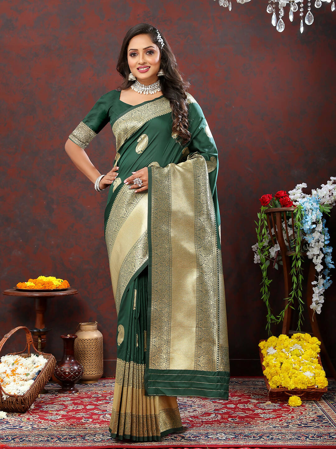 Lorenvalley Fashion Green Soft Silk Woven Design Gold Zari Weaving Saree - Swadesiicart