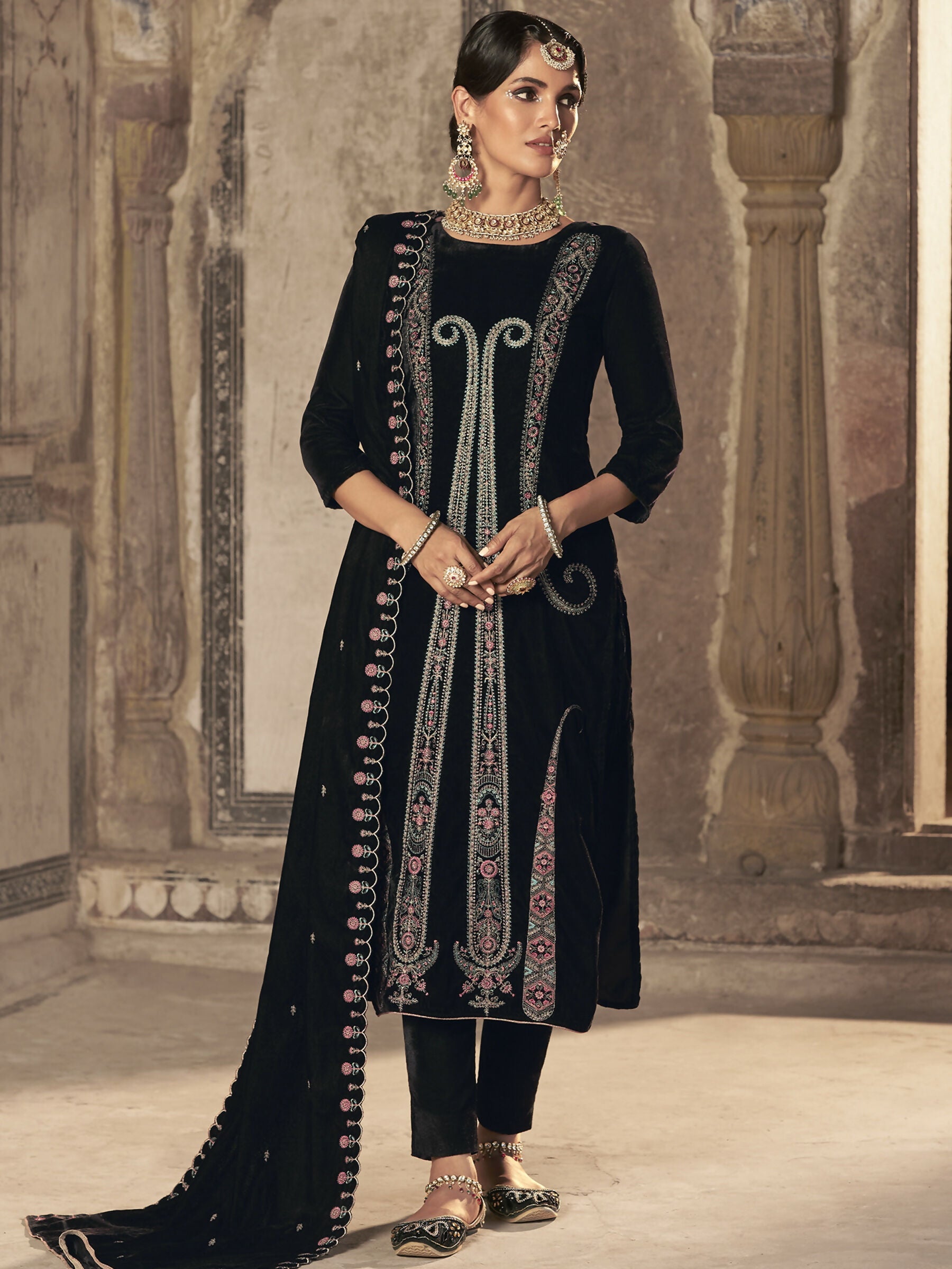 Jyoti Fashion Women's Black Velvet Floral Resham Thread with Jari work Kurta with Trouser & Dupatta | Swadesiicart