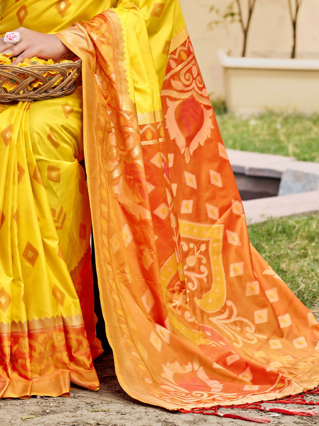 Shree Shyam Fashion Yellow Pochampally Silk Saree