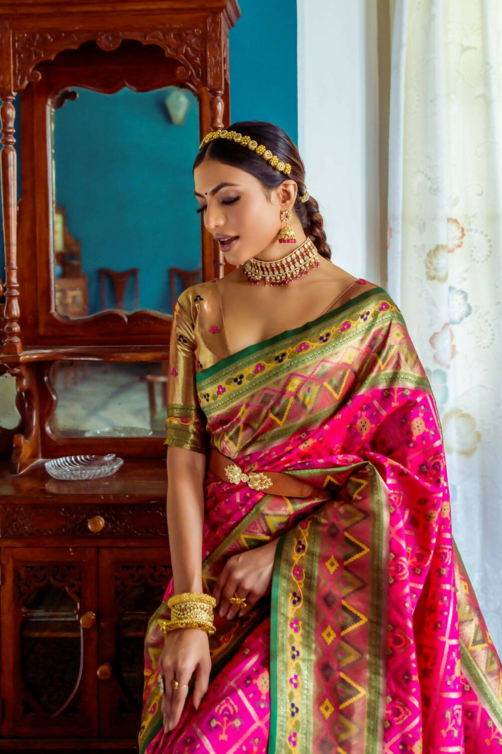 Vishnu Weaves Women's Rani Pink Patola Banarasi Silk Meenakari Zari Woven Saree with Blouse - Swadesiicart