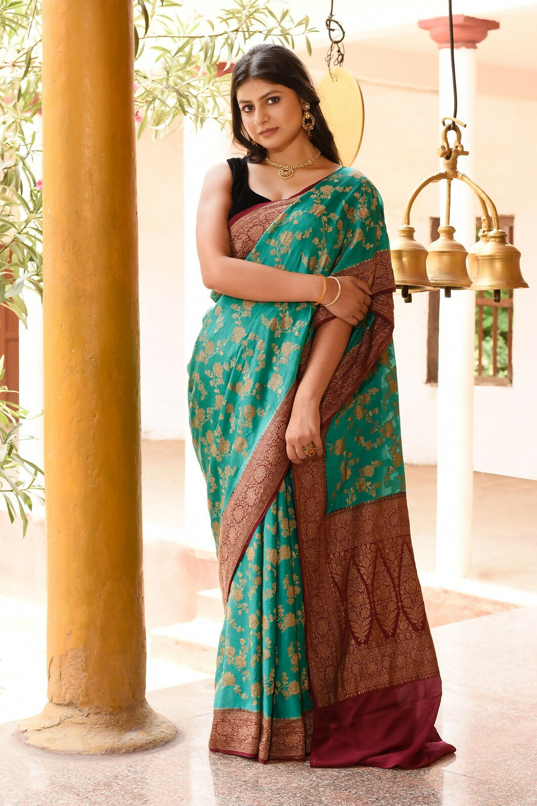 Joban Fashion Teal Green Crepe Chiffon Pure Handloom Banarasi Silk Saree | Swadesiicart