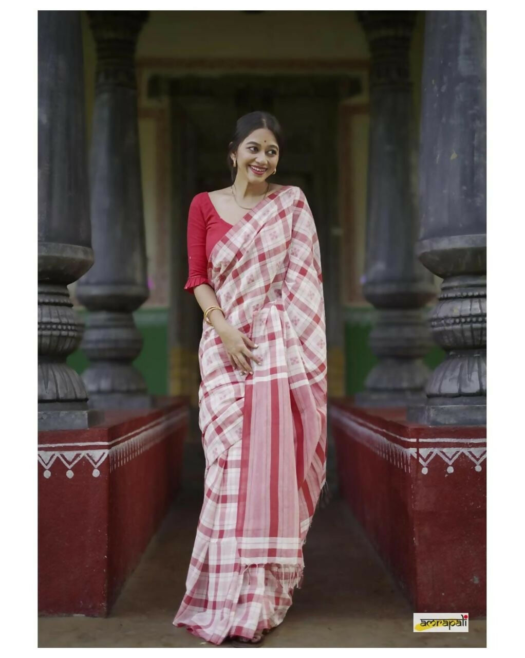 Exclusive Collection Beautiful Check Red Pure Cotton Woven Handloom Saree With Running Blouse Piece - Swadesiicart
