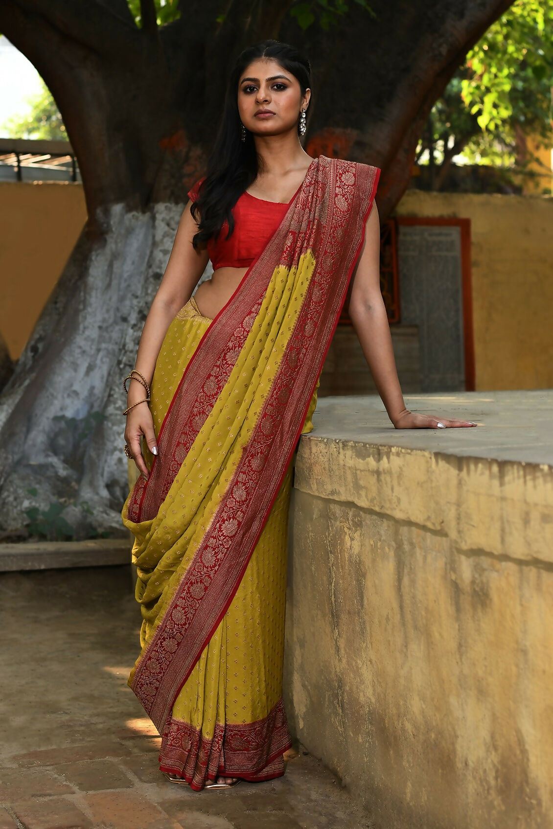 Joban Fashion Yellow Crepe Chiffon Pure Handloom Banarasi Silk Saree | Swadesiicart