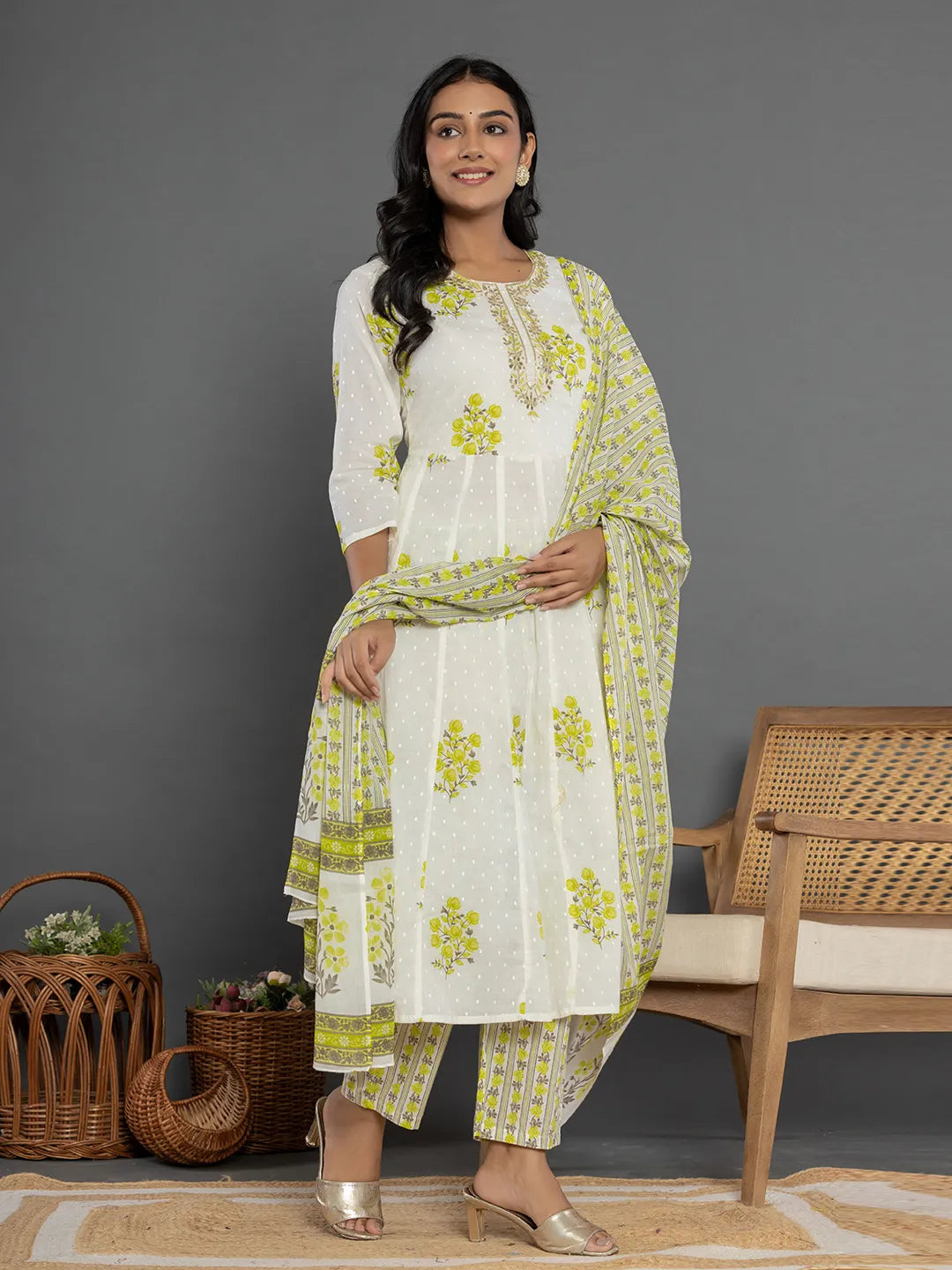 Yufta Green & White Gota_Patti Cotton Anarkali Kurta Dupatta Pant Set - Swadesiicart