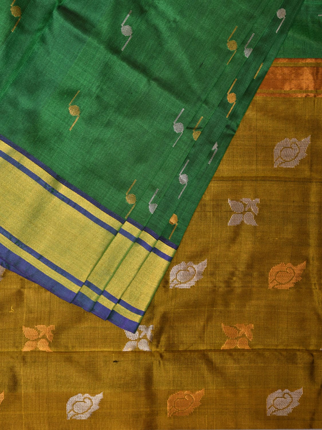 Green and Olive Uppada Silk Handloom Saree with Buta Design - Global Threads | Swadesiicart