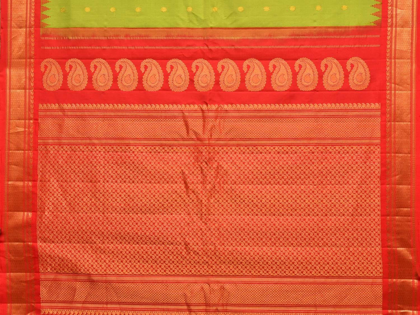 Green and Red Gadwal Silk Handloom Saree with Mango Pallu Design - Global Threads | Swadesiicart
