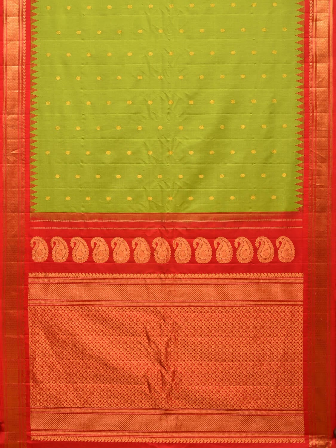 Green and Red Gadwal Silk Handloom Saree with Mango Pallu Design - Global Threads | Swadesiicart