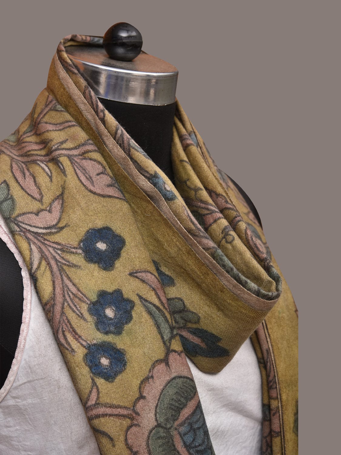 Green Kalamkari Hand Painted Woolen Handloom Dupatta with Floral Design - Global Threads | Swadesiicart