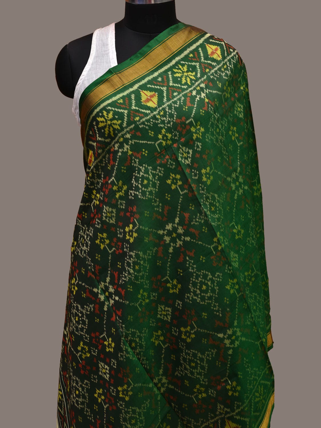 Green Pochampally Ikat Silk Handloom Dupatta with Grill Design - Global Threads | Swadesiicart