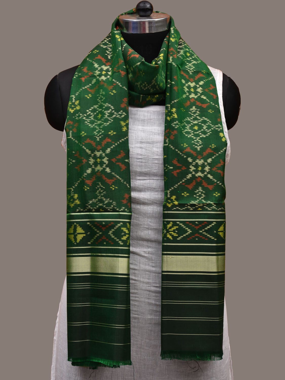 Green Pochampally Ikat Silk Handloom Dupatta with Grill Design - Global Threads | Swadesiicart