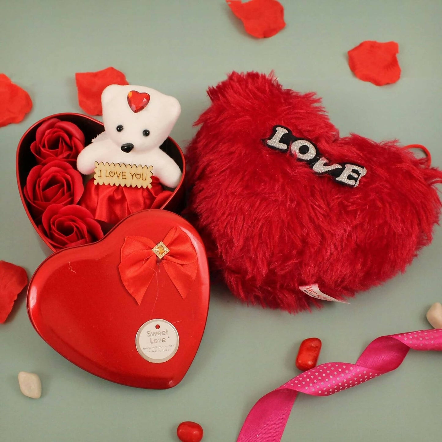 Tied Ribbons Valentine's Day Gifts Combo | Swadesiicart