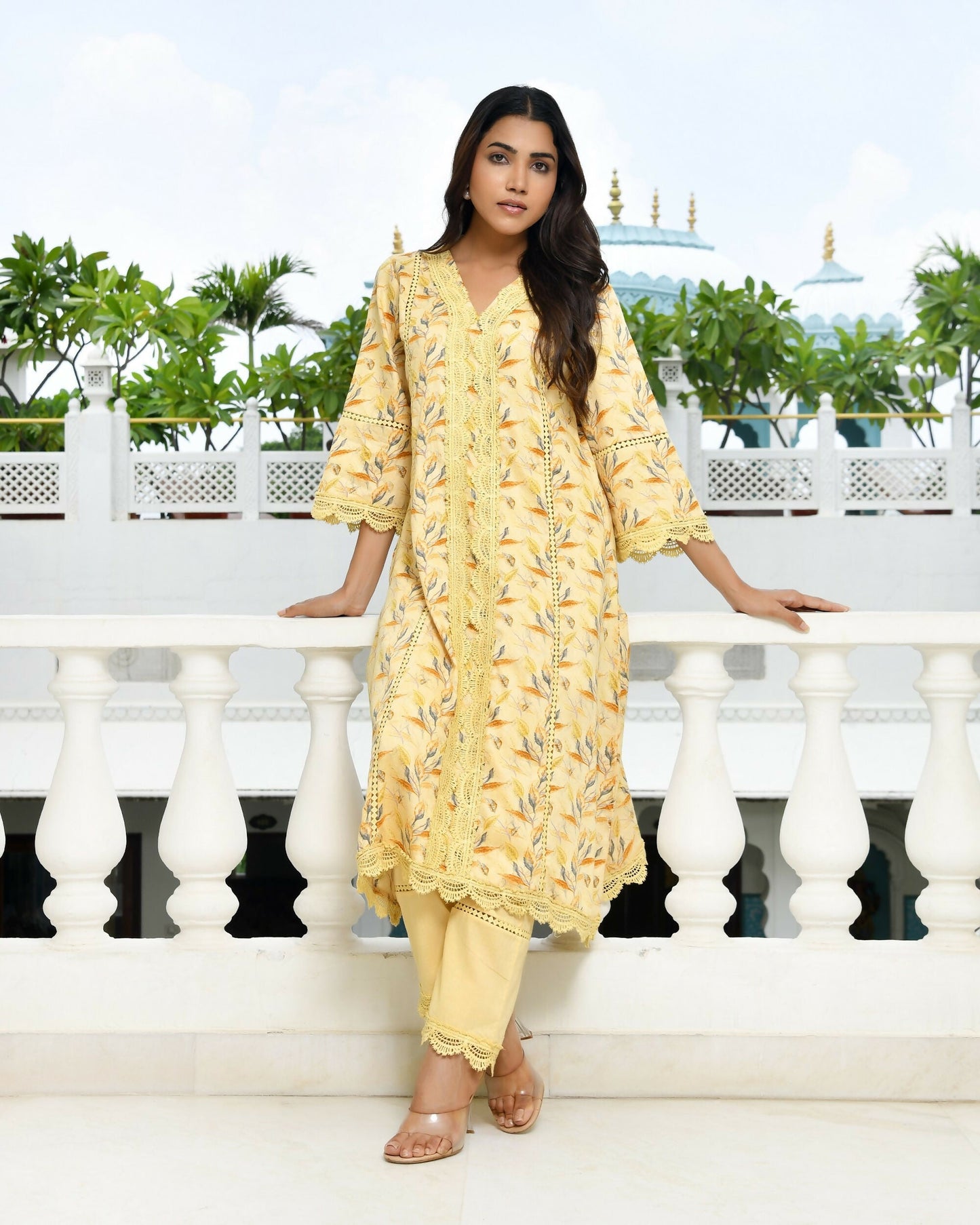 Vaasva Women's Yellow Cotton Printed Kurta Pant Set | Swadesiicart