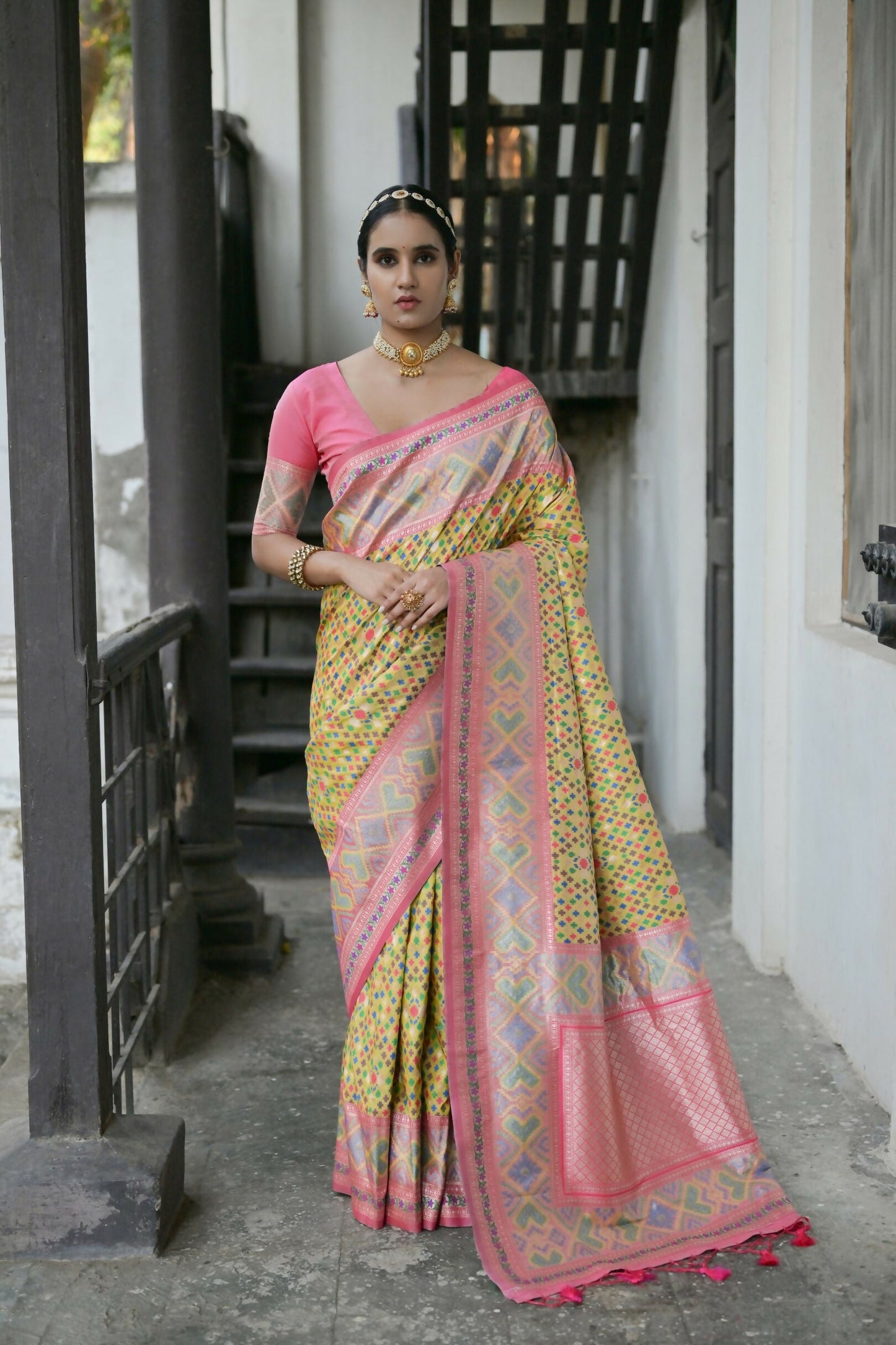 Vishnu Weaves Women's Yellow Paithani Silk Saree with Blouse - Swadesiicart