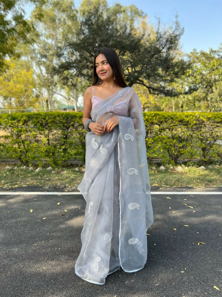 Vamsee Samriddhi Grey Organza Saree - Swadesiicart