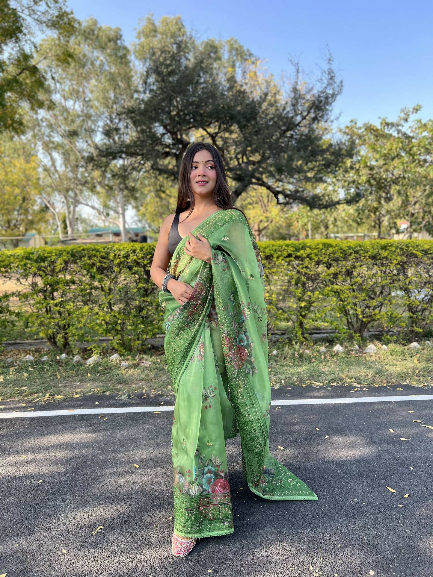 Vamsee Vidhi 1 Green Organza Saree - Swadesiicart