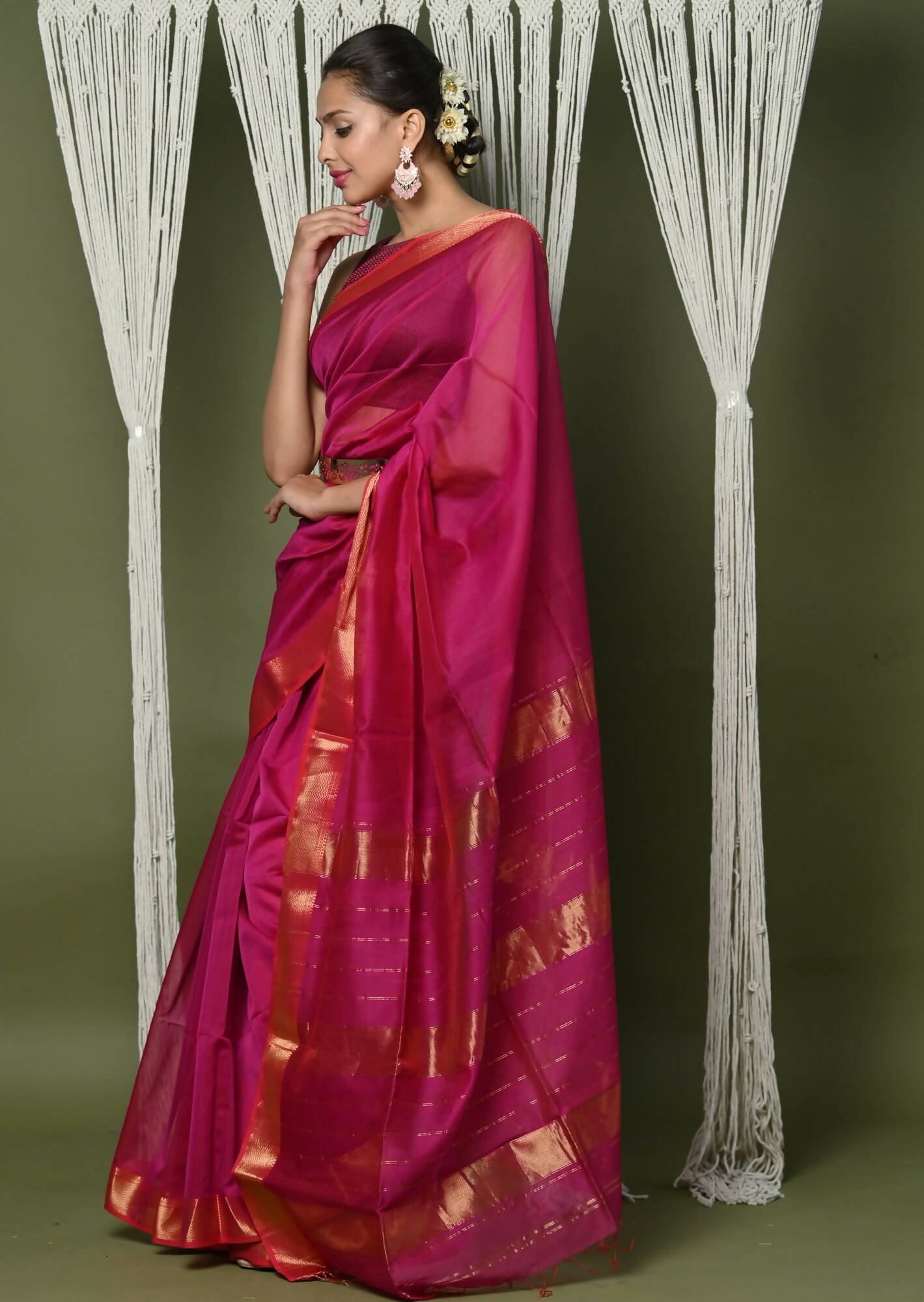 Very Much Indian Handloom Cotton Silk Maheshwari Saree With Sleek Golden Border - Red | Swadesiicart