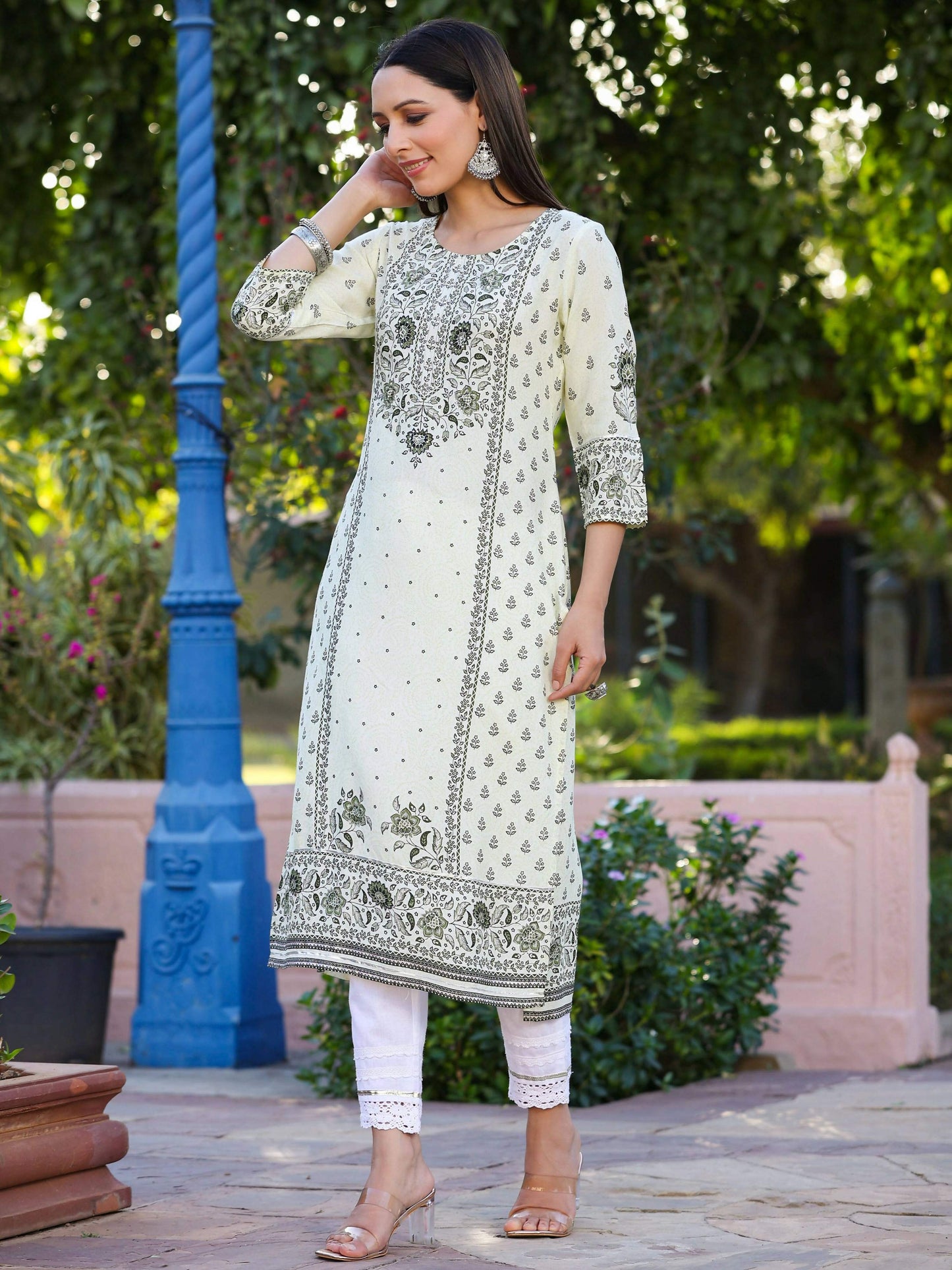 Juniper Women's Green Rayon Staple Kalamkari Floral Placement Printed Kurta | Swadesiicart