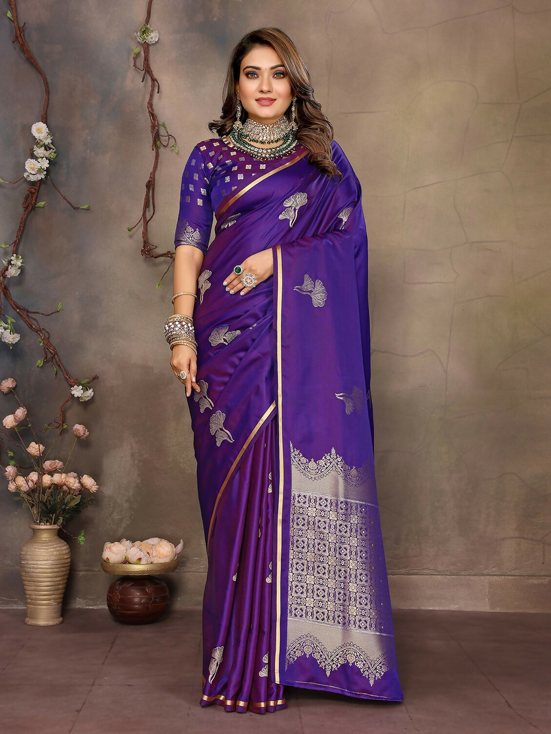 Joban Fashion Purple Floral Motifs Banarasi Silk Sarees | Swadesiicart