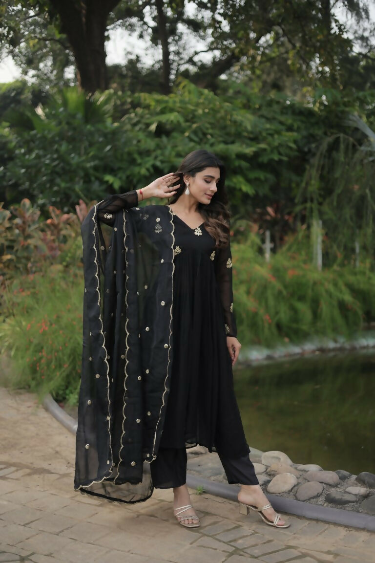 Jyoti Fashion Women's Black Faux Blooming Embroidered Kurta with Trouser & Dupatta | Swadesiicart