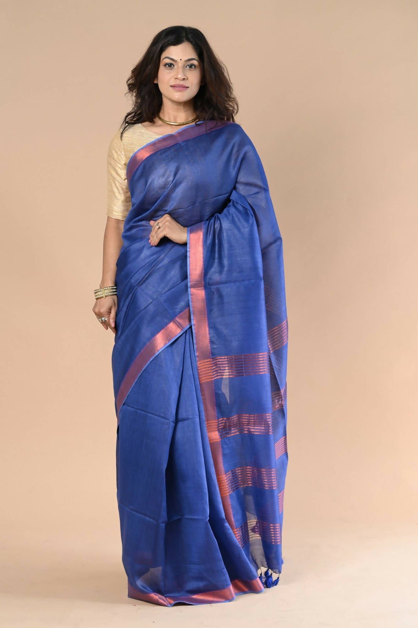 Very Much Indian Handloom Cotton Silk Maheshwari Saree With Sleek Golden Border - Purple Blue | Swadesiicart