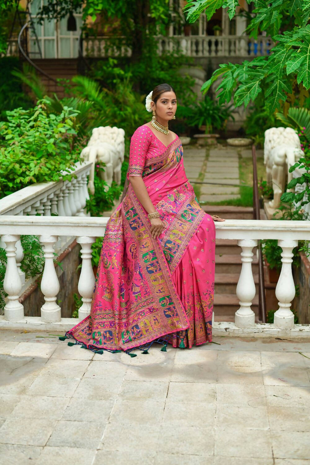 Vishnu Weaves Women's Pink Banarasi Silk Kashmiri Woven Saree with Blouse - Swadesiicart