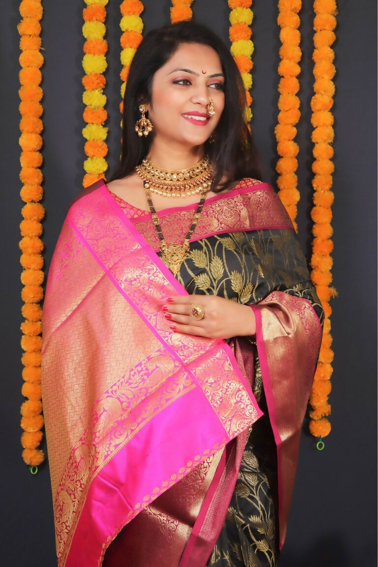 Jyoti Fashion Women's Black Kanjivaram Silk Zari Woven Saree with Blouse | Swadesiicart